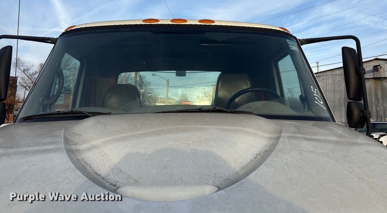 image for item FB8483 2010 International 7400 Service Truck