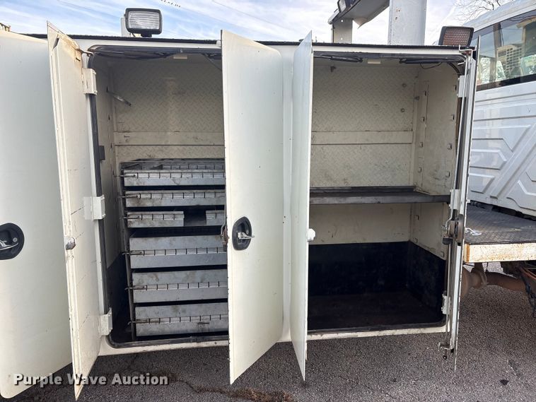 image for item FB8483 2010 International 7400 Service Truck