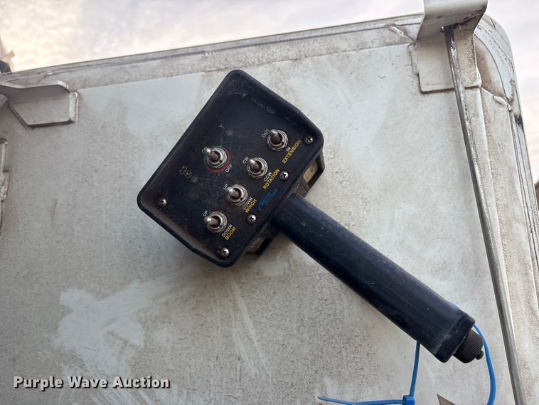 image for item FB8483 2010 International 7400 Service Truck