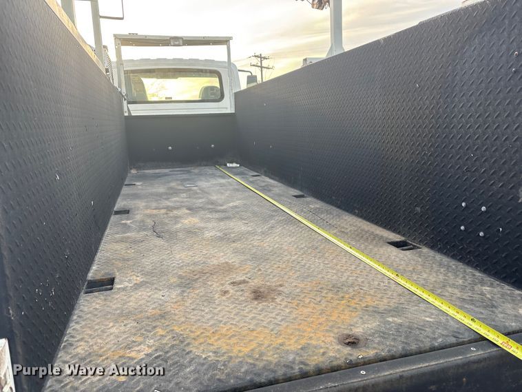 image for item FB8483 2010 International 7400 Service Truck