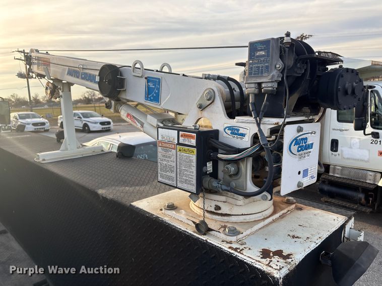 image for item FB8483 2010 International 7400 Service Truck