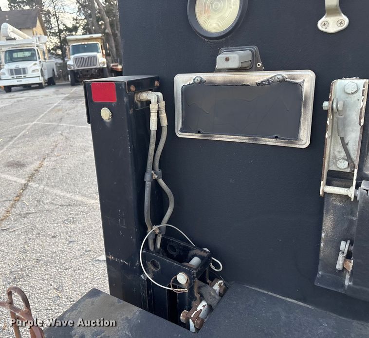 image for item FB8483 2010 International 7400 Service Truck