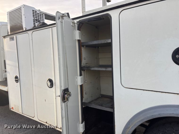 image for item FB8483 2010 International 7400 Service Truck