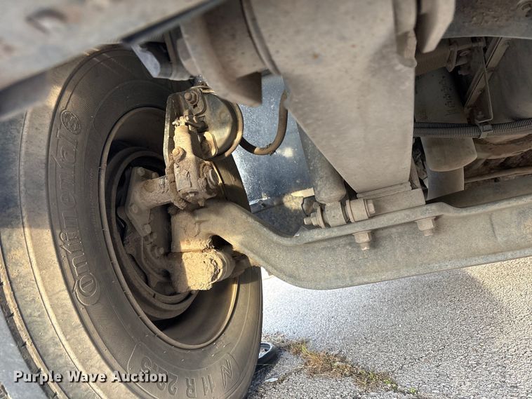 image for item FB8483 2010 International 7400 Service Truck