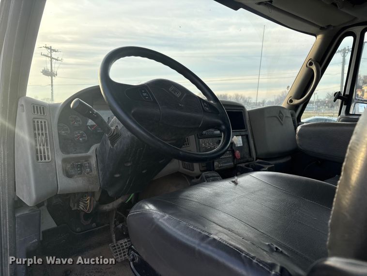 image for item FB8483 2010 International 7400 Service Truck