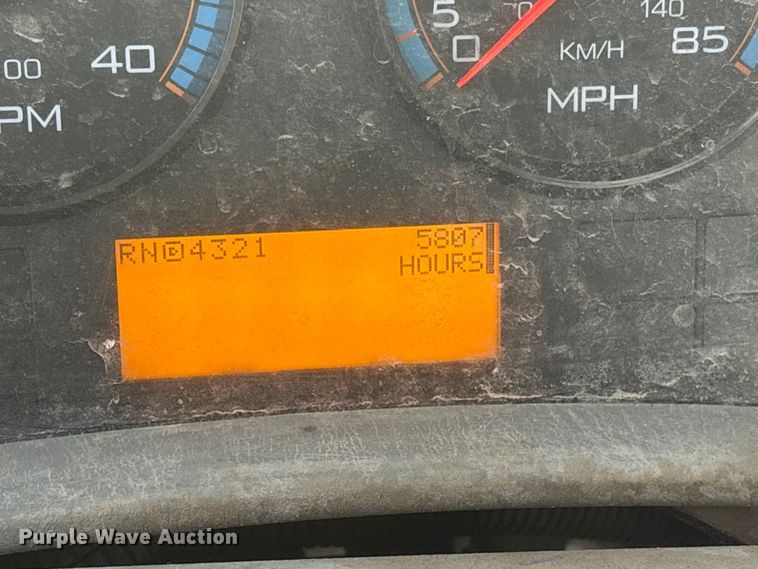 image for item FB8483 2010 International 7400 Service Truck