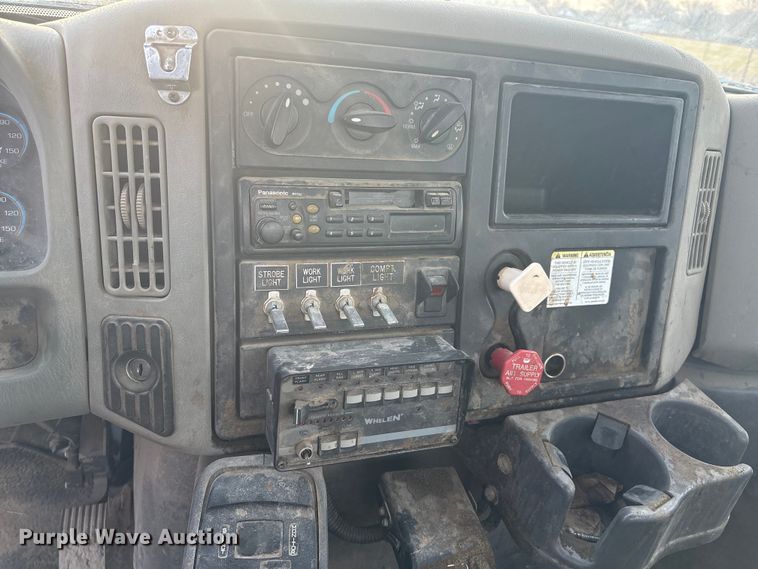 image for item FB8483 2010 International 7400 Service Truck