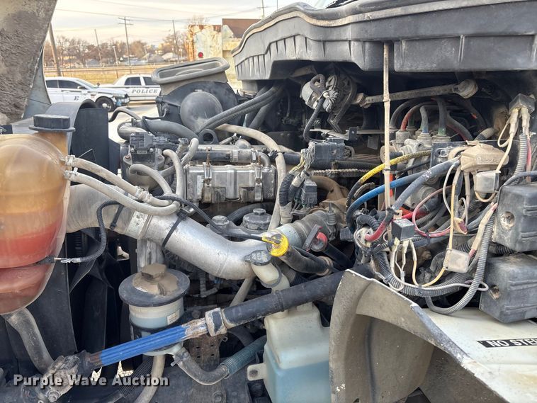 image for item FB8483 2010 International 7400 Service Truck