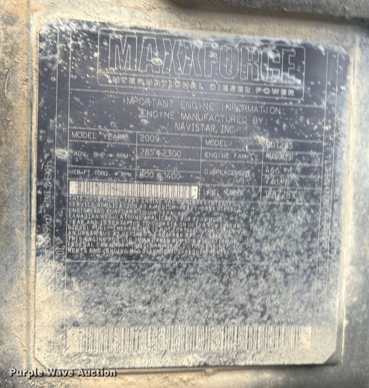 image for item FB8483 2010 International 7400 Service Truck