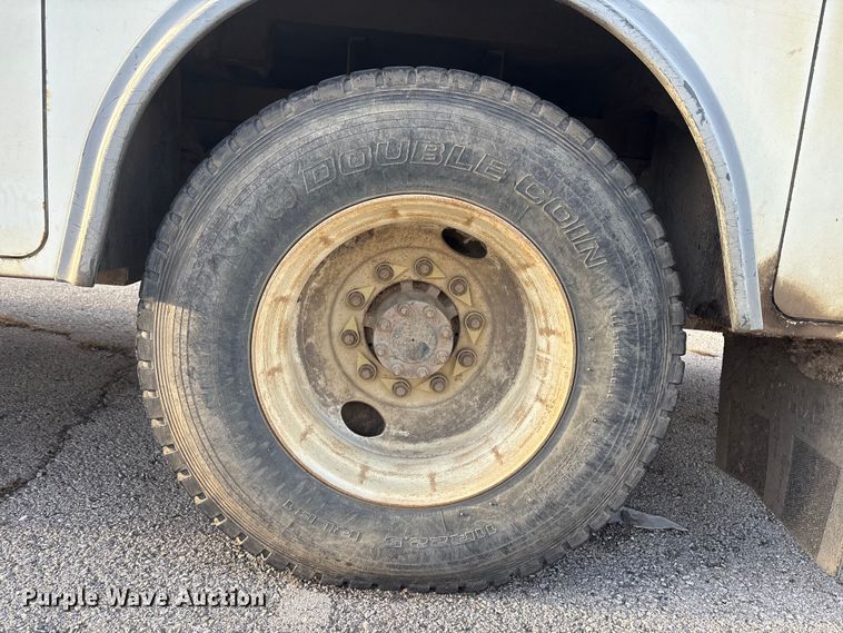 image for item FB8483 2010 International 7400 Service Truck