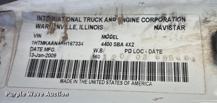 image for item FB8483 2010 International 7400 Service Truck