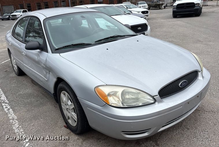 image for item FB8485 2005 Ford Taurus 