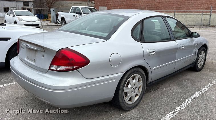 image for item FB8485 2005 Ford Taurus 