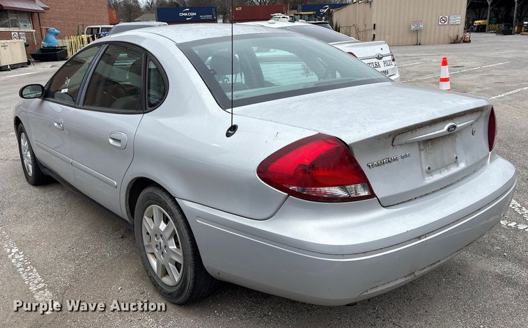 image for item FB8485 2005 Ford Taurus 