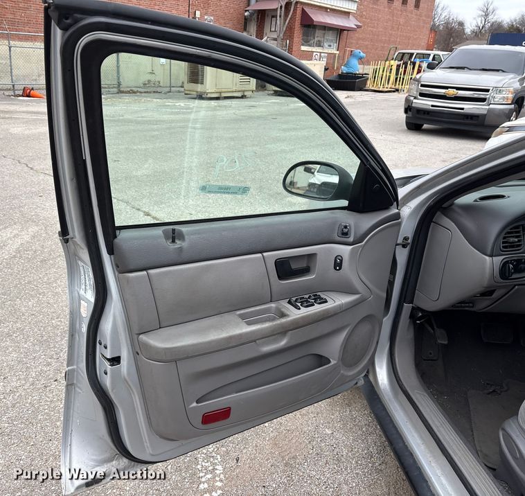 image for item FB8485 2005 Ford Taurus 