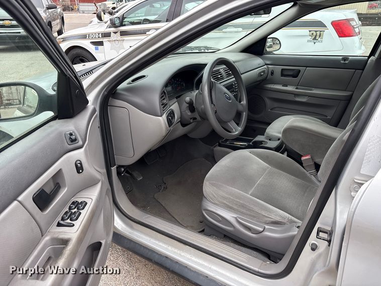 image for item FB8485 2005 Ford Taurus 