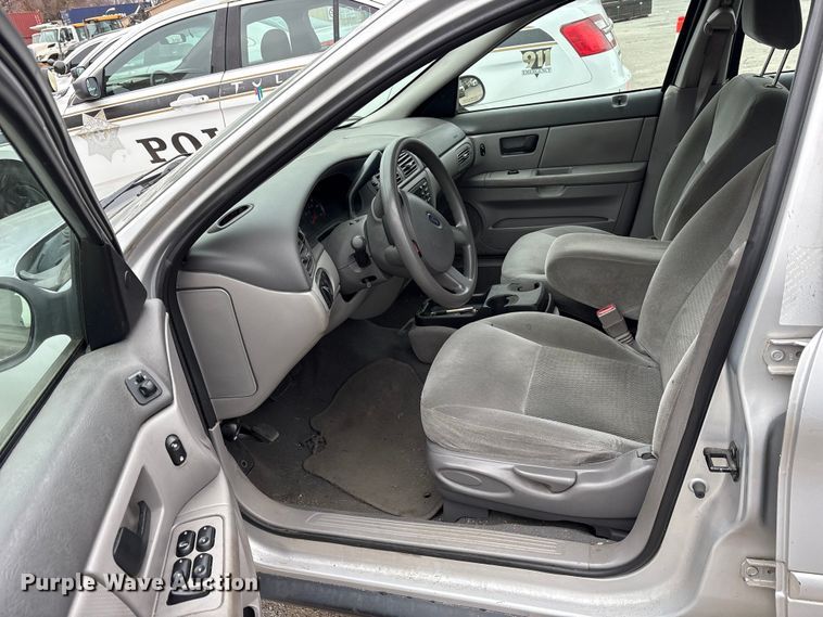 image for item FB8485 2005 Ford Taurus 