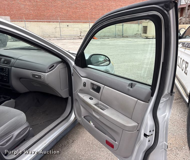 image for item FB8485 2005 Ford Taurus 