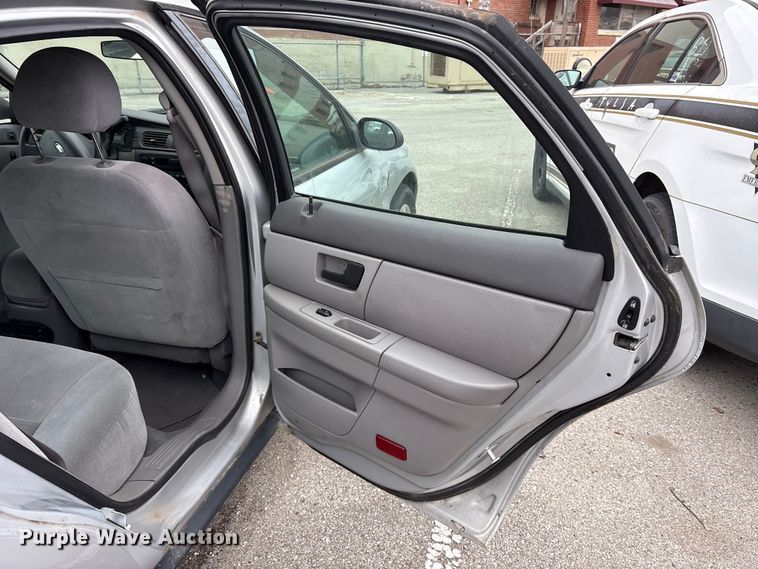 image for item FB8485 2005 Ford Taurus 