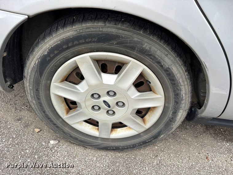 image for item FB8485 2005 Ford Taurus 