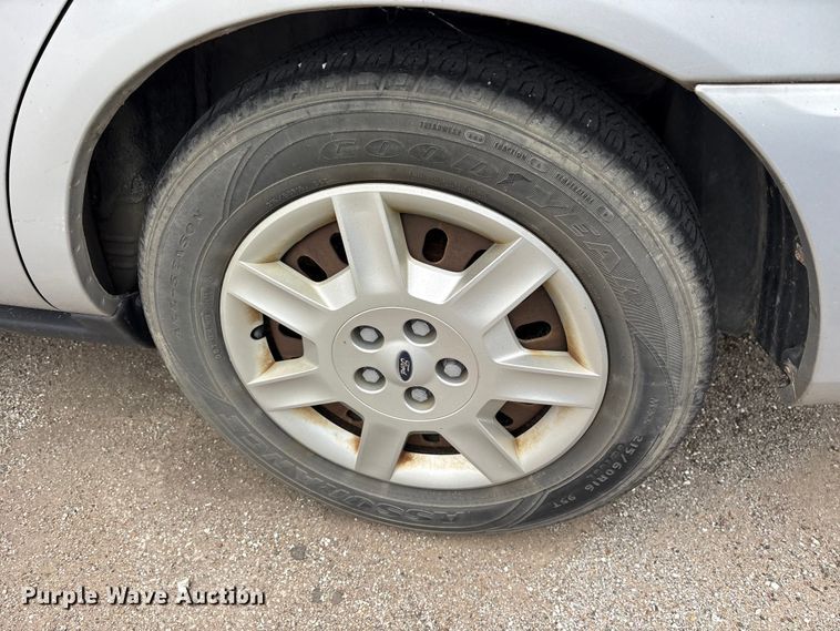 image for item FB8485 2005 Ford Taurus 