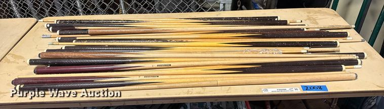 image for item FB8488 Approximately 30 pool sticks
