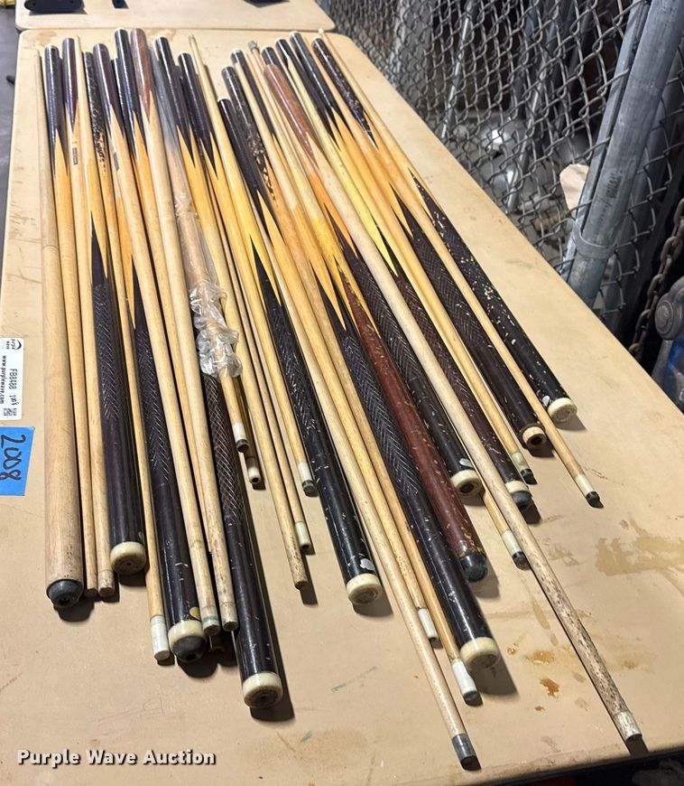image for item FB8488 Approximately 30 pool sticks