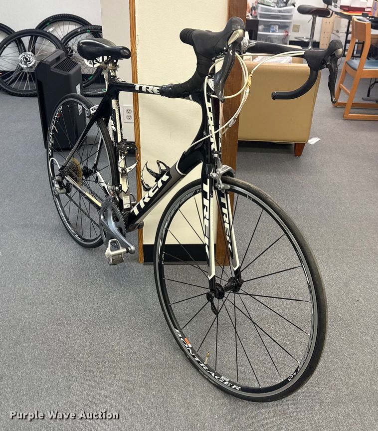 image for item FB8495 Trek Madone 4H3 road bike