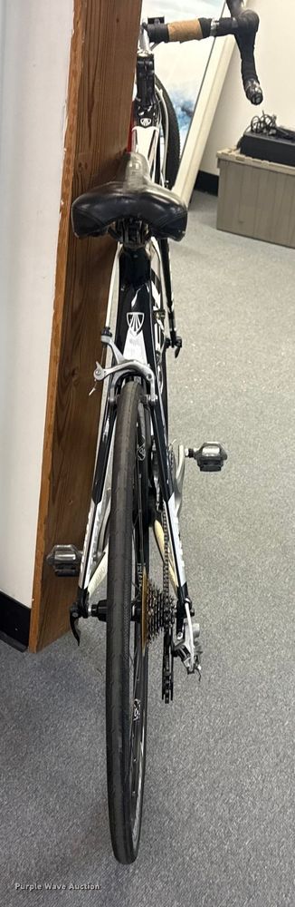 image for item FB8495 Trek Madone 4H3 road bike