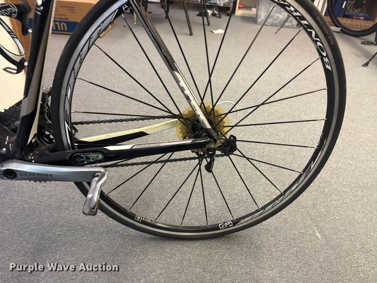 image for item FB8495 Trek Madone 4H3 road bike