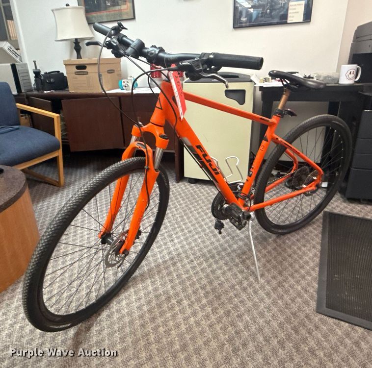 image for item FB8496 Fuji Traverse hybrid bike