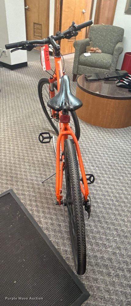 image for item FB8496 Fuji Traverse hybrid bike