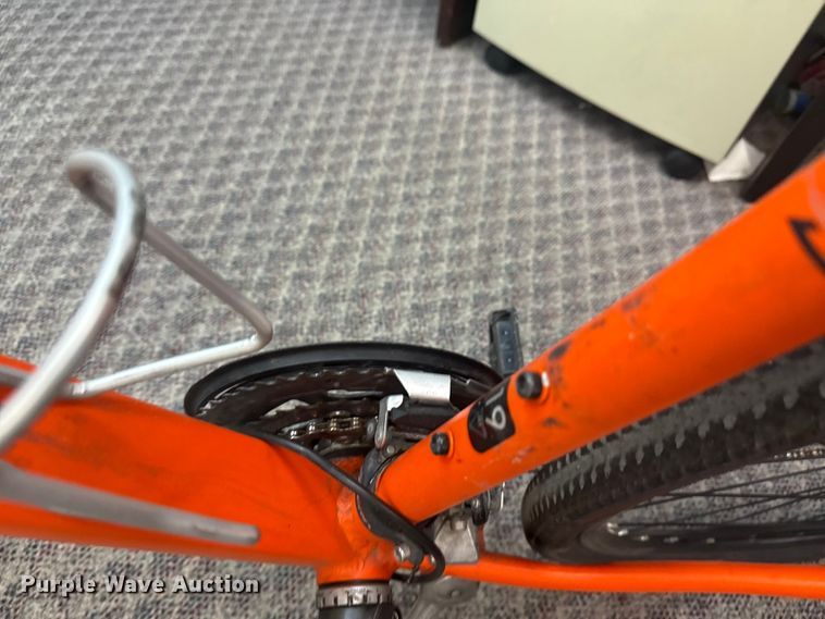 image for item FB8496 Fuji Traverse hybrid bike