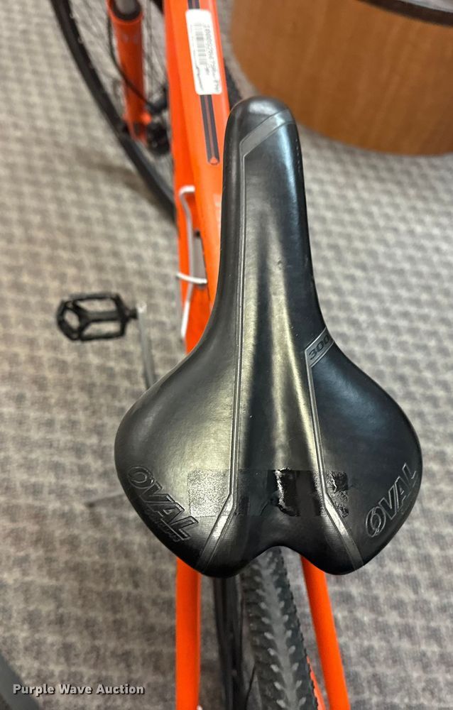 image for item FB8496 Fuji Traverse hybrid bike