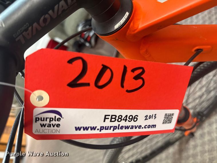 image for item FB8496 Fuji Traverse hybrid bike