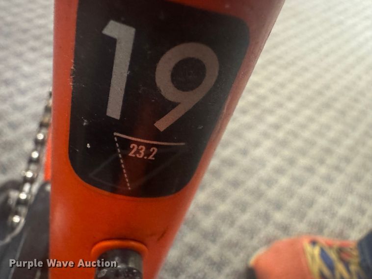 image for item FB8496 Fuji Traverse 19