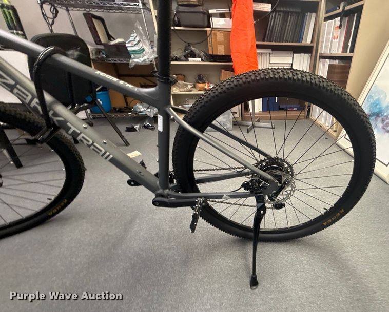 image for item FB8497 Ozark Trail mountain bike