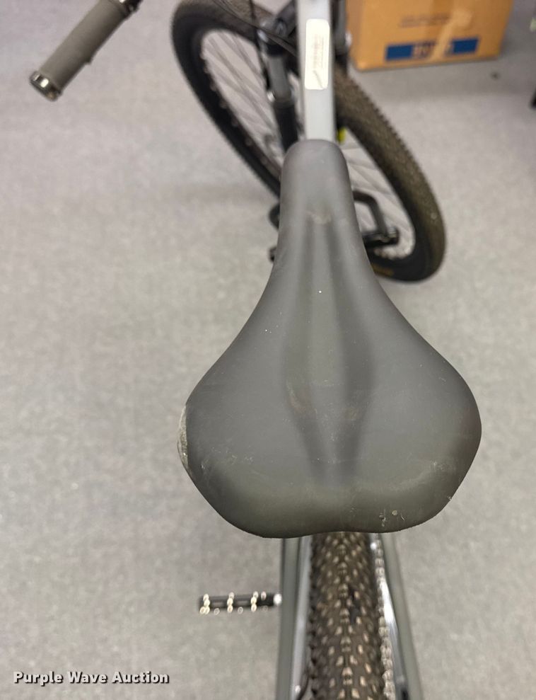 image for item FB8497 Ozark Trail mountain bike