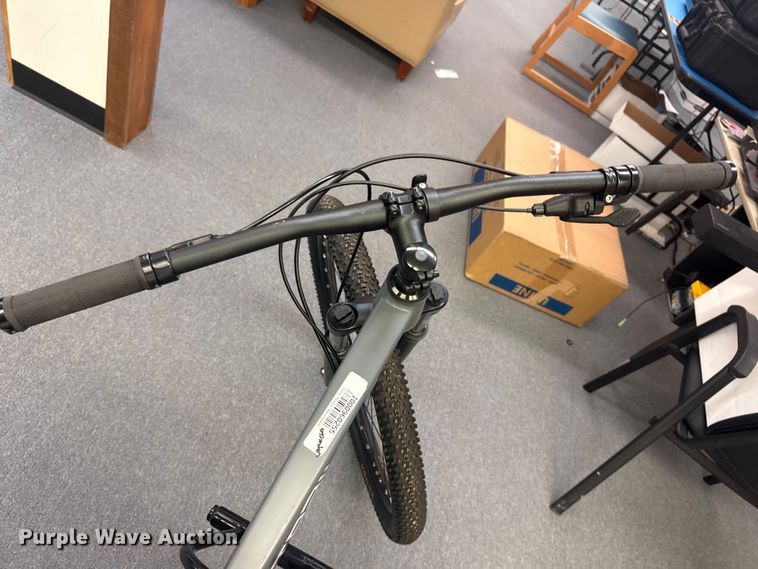 image for item FB8497 Ozark Trail mountain bike