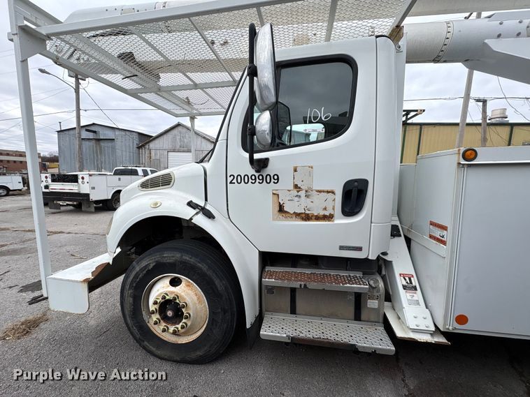 image for item FB8500 2009 Freightliner Business Class M2 bucket truck