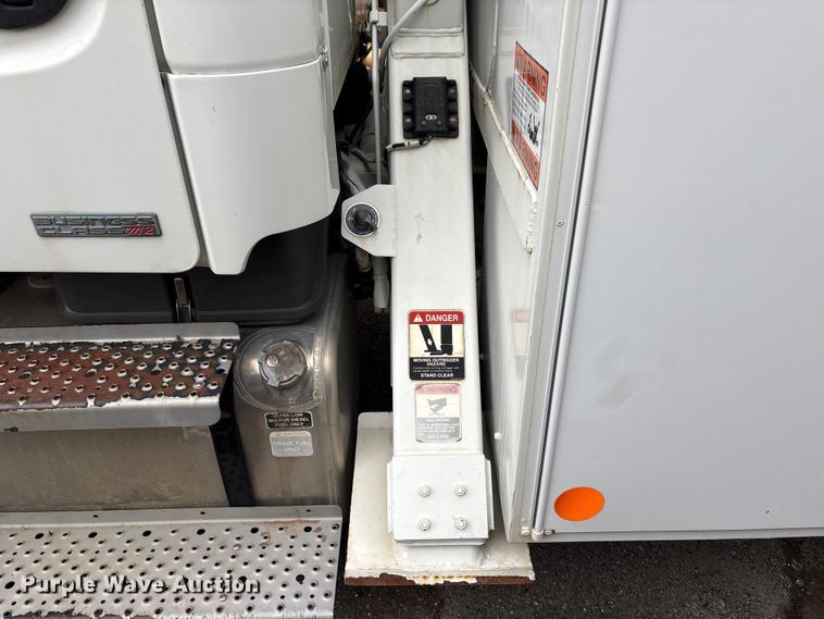 image for item FB8500 2009 Freightliner Business Class M2 bucket truck