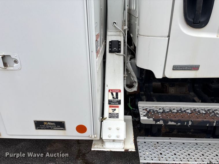 image for item FB8500 2009 Freightliner Business Class M2 bucket truck