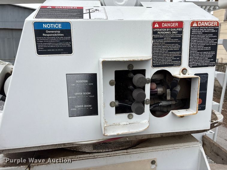 image for item FB8500 2009 Freightliner Business Class M2 bucket truck