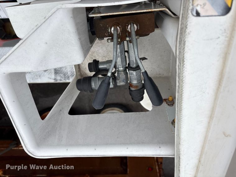 image for item FB8500 2009 Freightliner Business Class M2 bucket truck