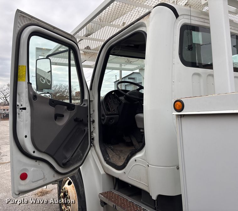 image for item FB8500 2009 Freightliner Business Class M2 bucket truck