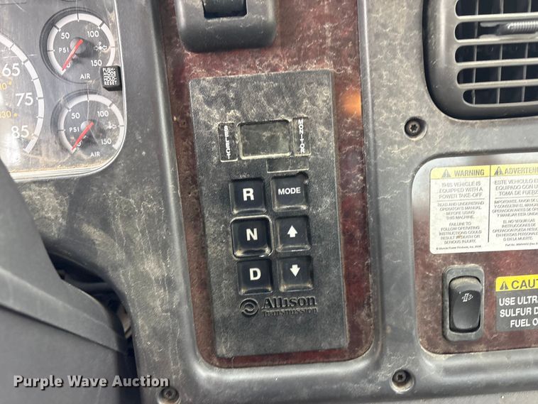 image for item FB8500 2009 Freightliner Business Class M2 bucket truck