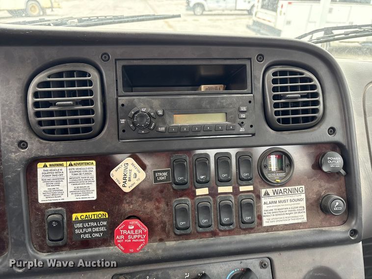 image for item FB8500 2009 Freightliner Business Class M2 bucket truck