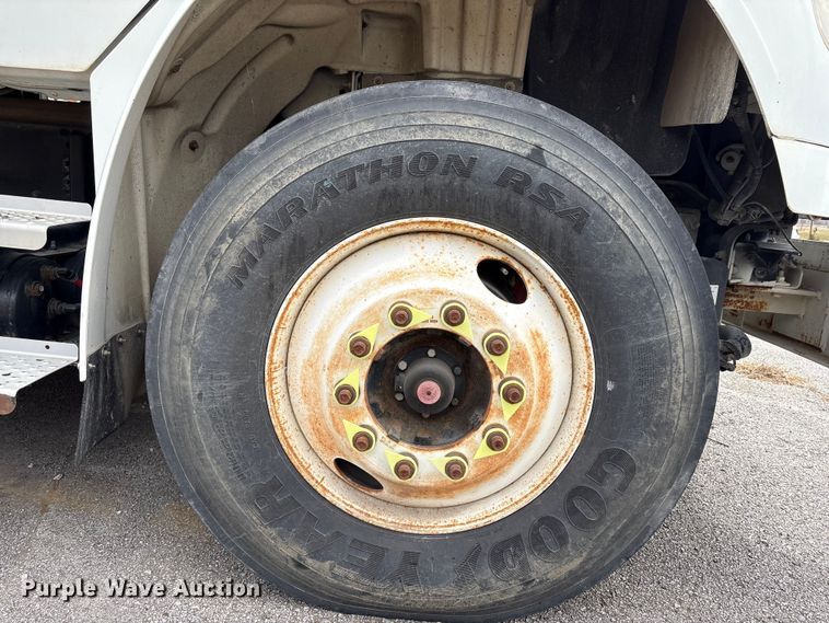 image for item FB8500 2009 Freightliner Business Class M2 bucket truck