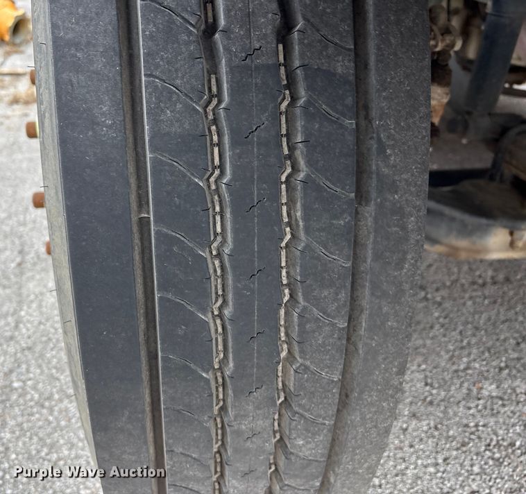 image for item FB8500 2009 Freightliner Business Class M2 bucket truck