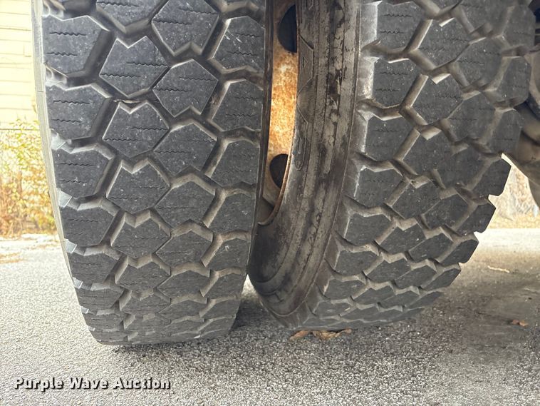 image for item FB8500 2009 Freightliner Business Class M2 bucket truck